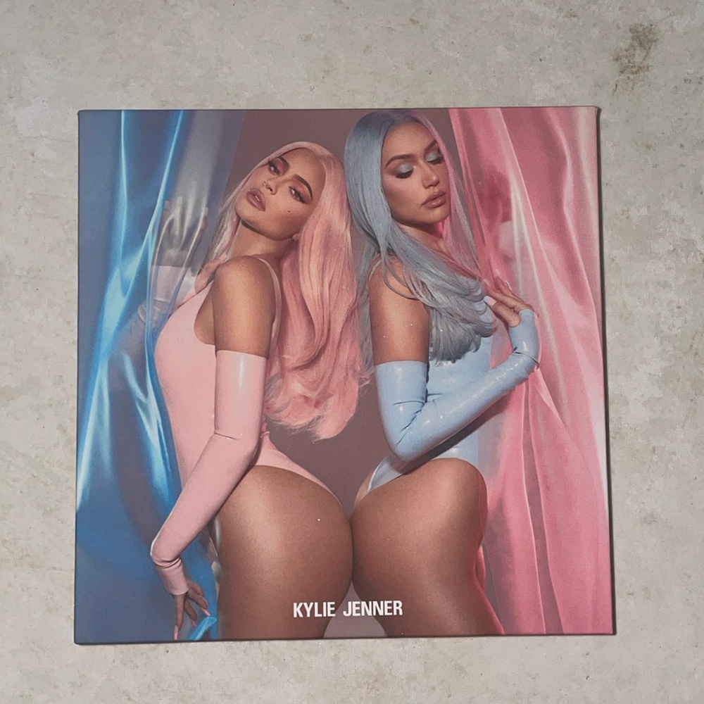 Stassie x Kylie collection pressed powder palette